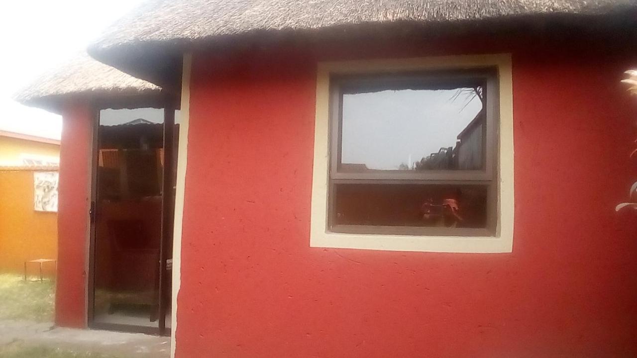 Auberge de jeunesse Authentic Bicycle Tours And Backpackers à Soweto Extérieur photo