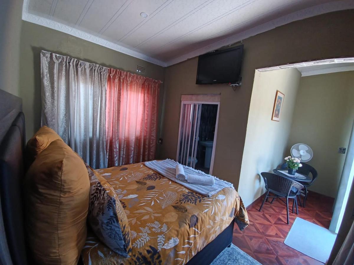 Auberge de jeunesse Authentic Bicycle Tours And Backpackers à Soweto Extérieur photo