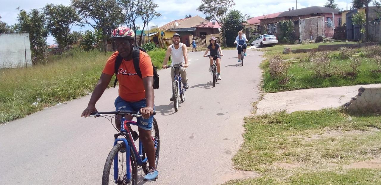 Auberge de jeunesse Authentic Bicycle Tours And Backpackers à Soweto Extérieur photo