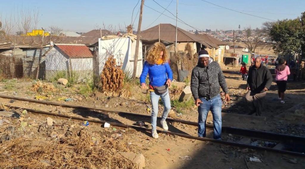 Auberge de jeunesse Authentic Bicycle Tours And Backpackers à Soweto Extérieur photo