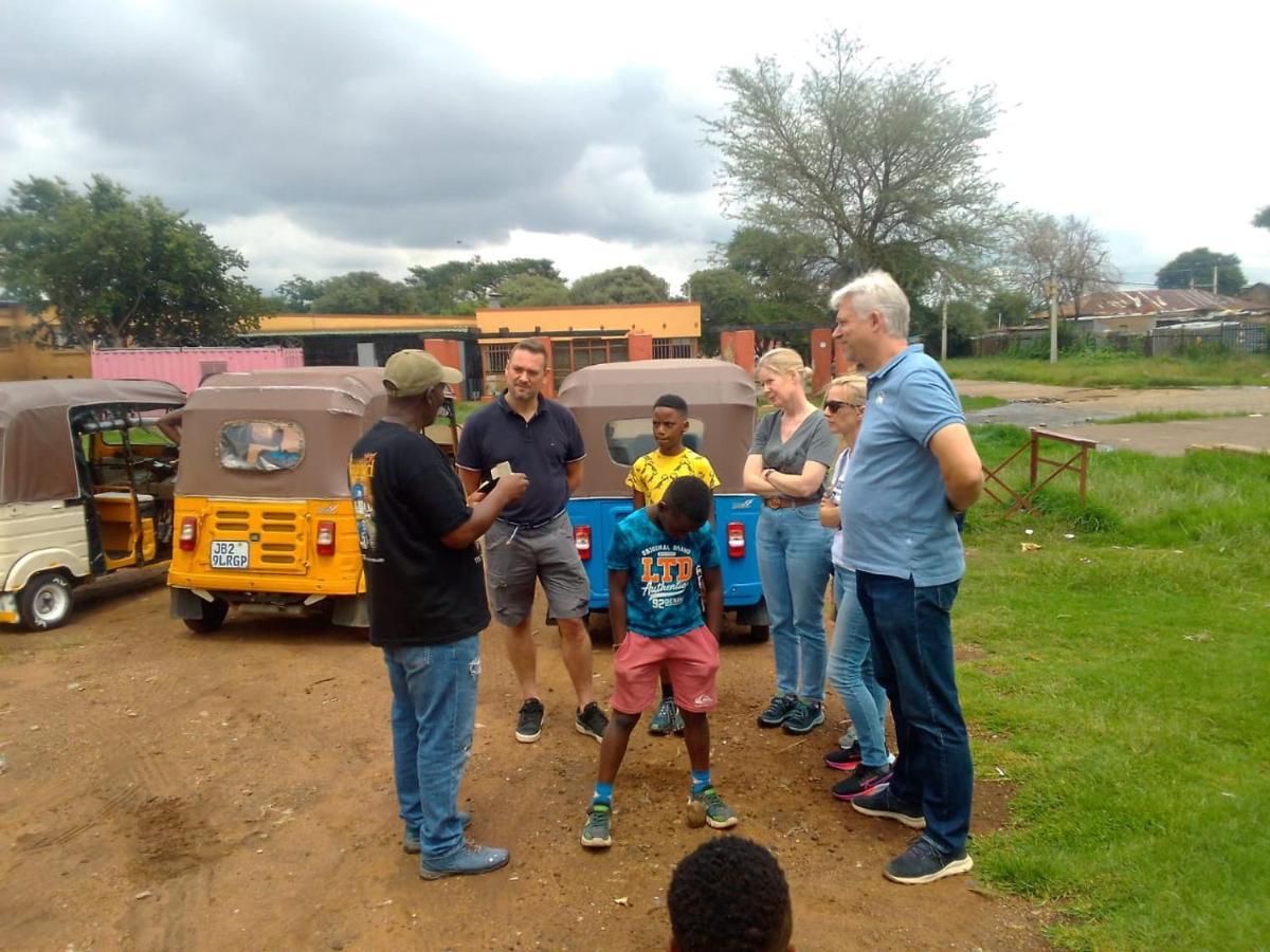 Auberge de jeunesse Authentic Bicycle Tours And Backpackers à Soweto Extérieur photo