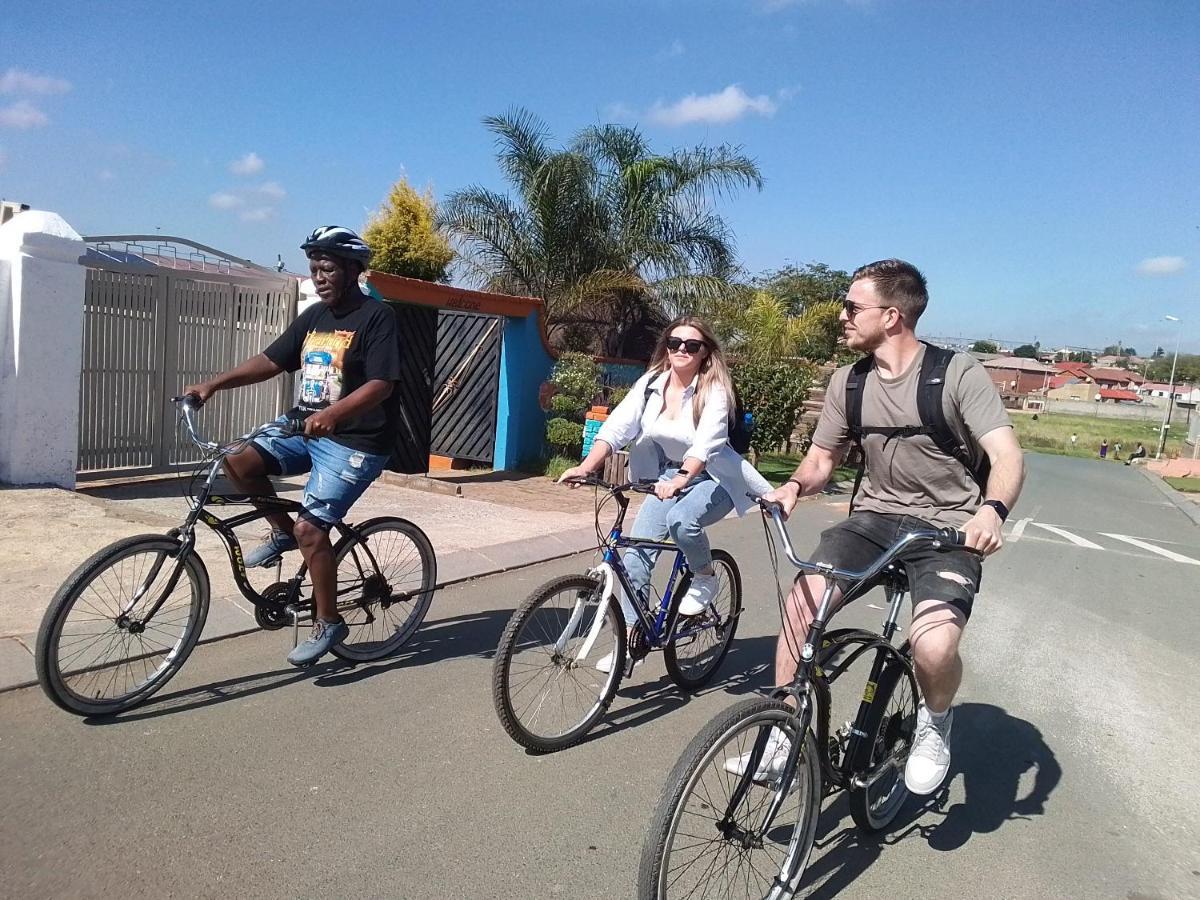 Auberge de jeunesse Authentic Bicycle Tours And Backpackers à Soweto Extérieur photo