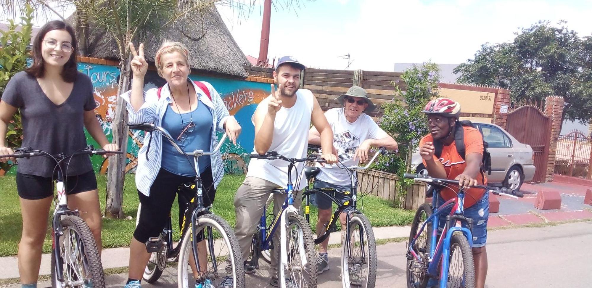 Auberge de jeunesse Authentic Bicycle Tours And Backpackers à Soweto Chambre photo