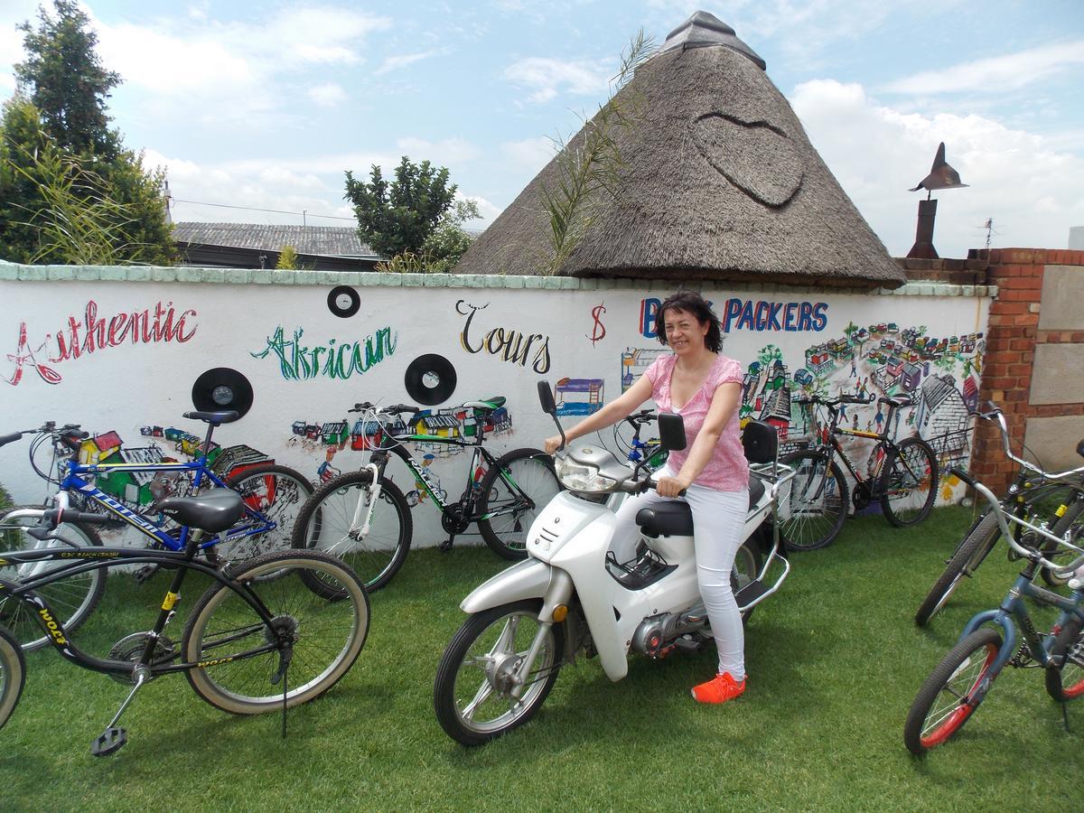Auberge de jeunesse Authentic Bicycle Tours And Backpackers à Soweto Extérieur photo