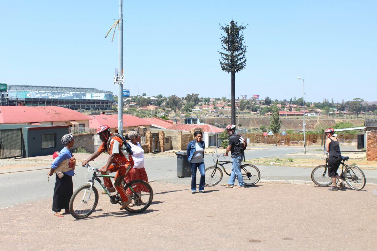 Auberge de jeunesse Authentic Bicycle Tours And Backpackers à Soweto Extérieur photo