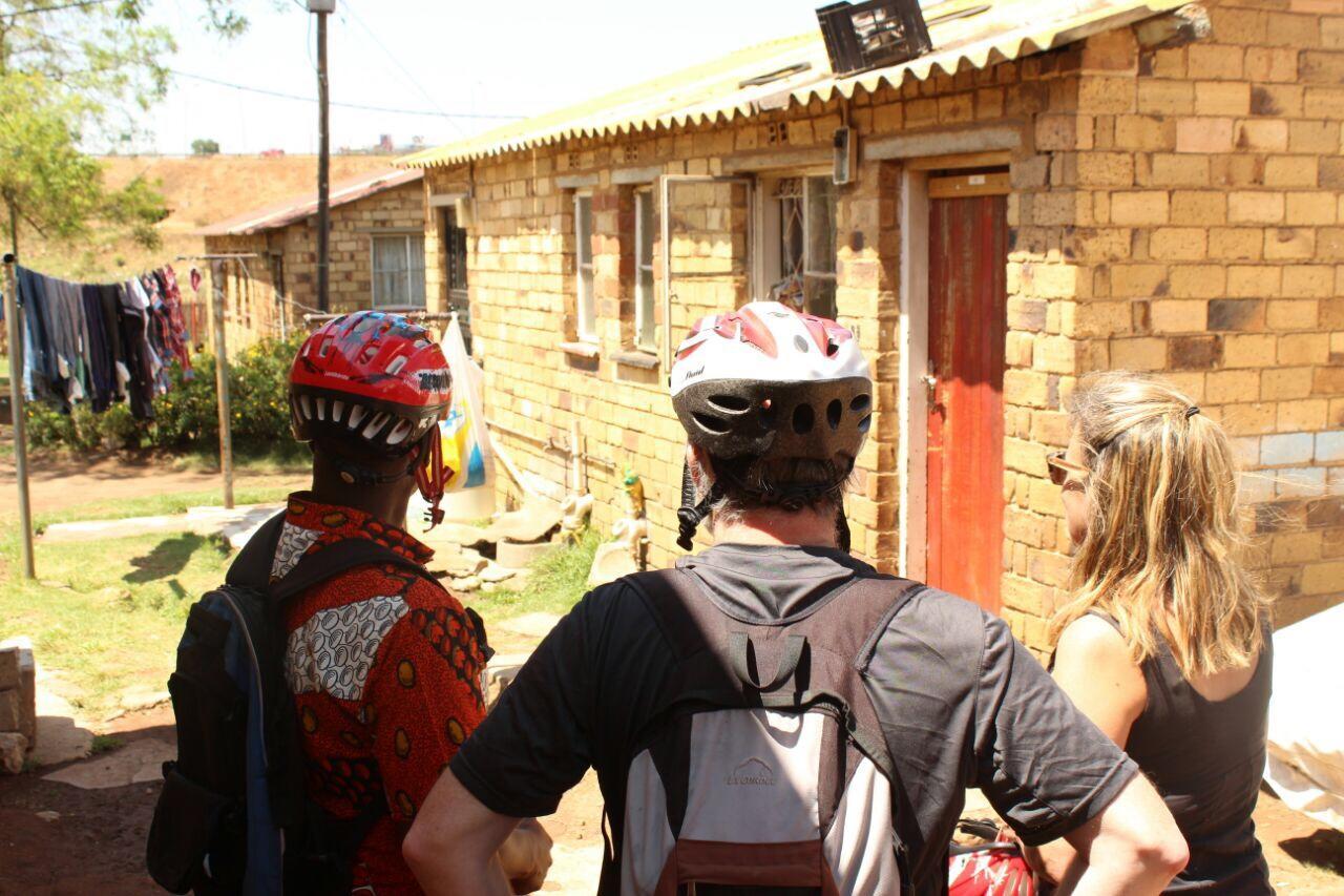 Auberge de jeunesse Authentic Bicycle Tours And Backpackers à Soweto Extérieur photo