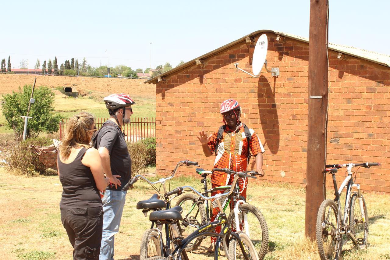 Auberge de jeunesse Authentic Bicycle Tours And Backpackers à Soweto Extérieur photo