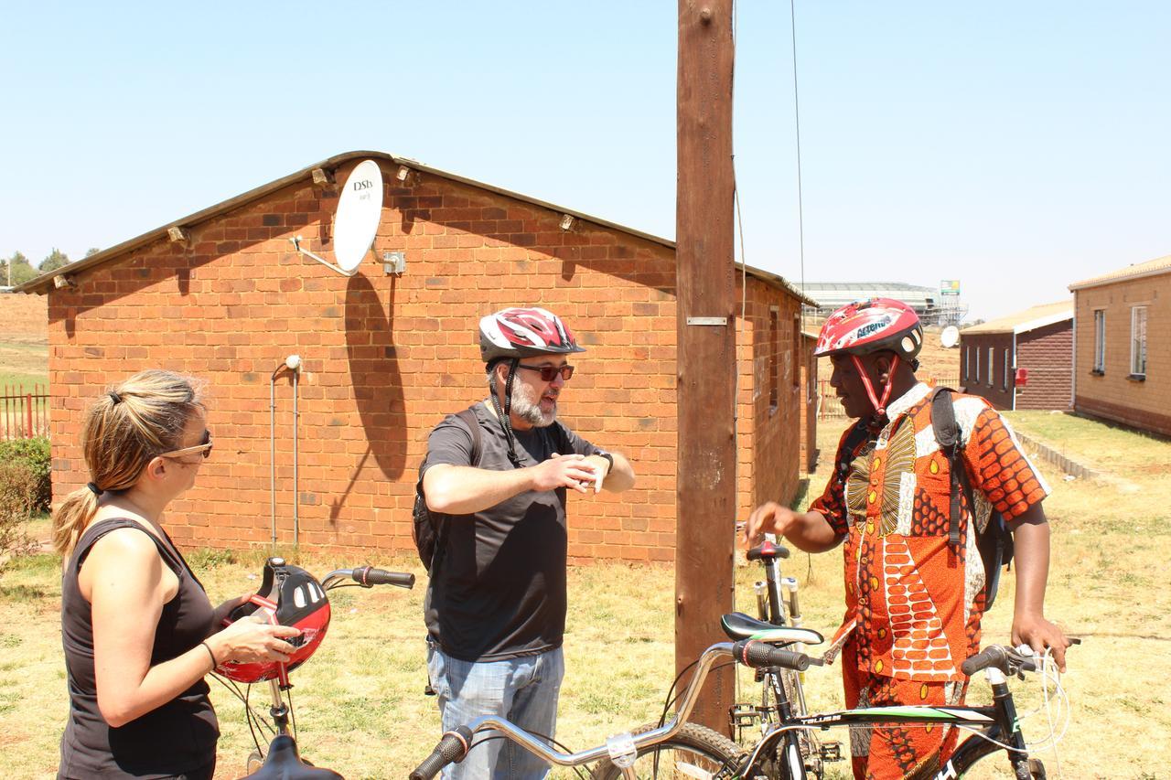 Auberge de jeunesse Authentic Bicycle Tours And Backpackers à Soweto Extérieur photo
