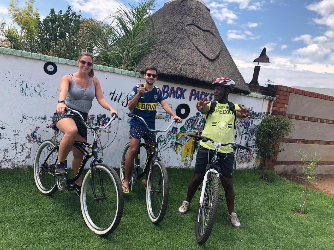 Auberge de jeunesse Authentic Bicycle Tours And Backpackers à Soweto Extérieur photo