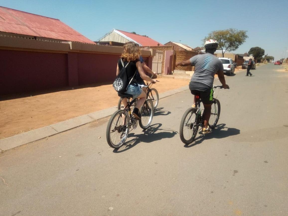 Auberge de jeunesse Authentic Bicycle Tours And Backpackers à Soweto Extérieur photo